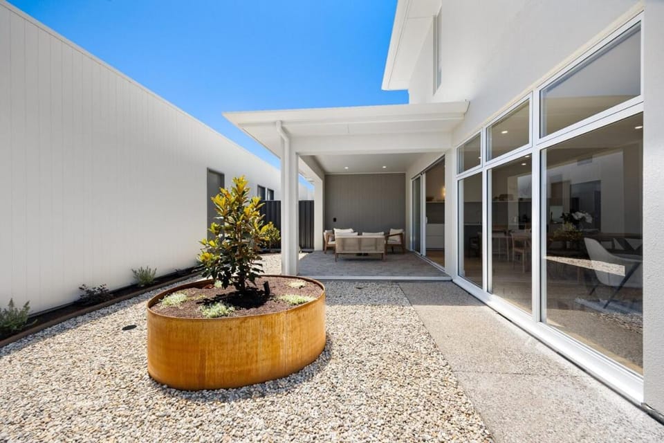 Patio, Day