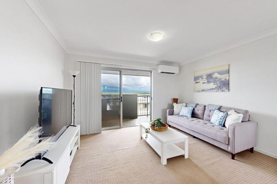 Cute & Cosy with Great Location Apartment in North Lakes