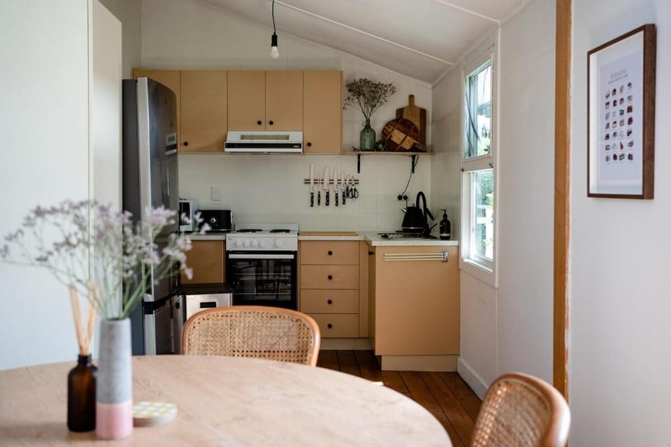 Dining area, kitchen