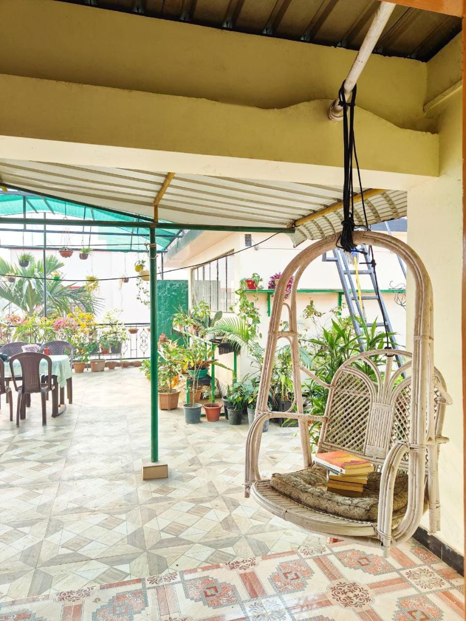 Tulip Inn - 2BHK Rooftop AC Near Kamakhya Apartment in Bangladesh