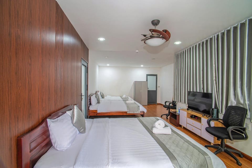 Communal lounge/ TV room, Bed, TV and multimedia, Photo of the whole room, Seating area, air conditioner