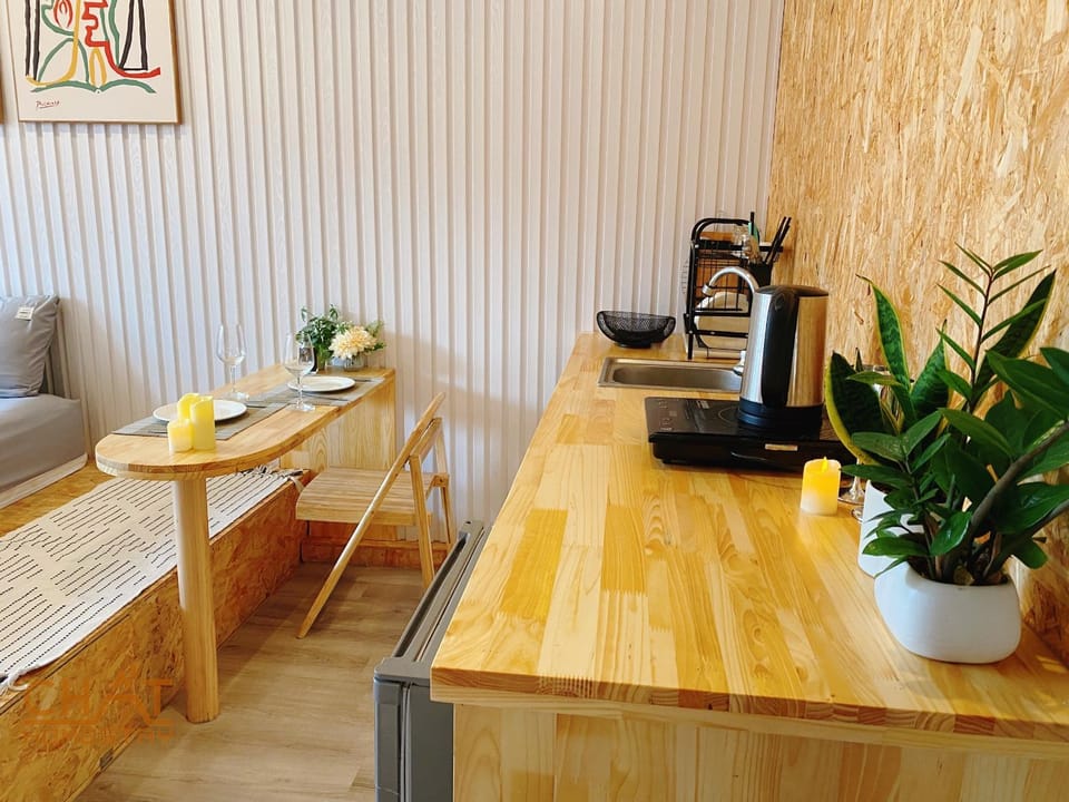 Hanoi Heritage Hideaway- Homestay CHẤT - Private Self-check-in Apartment in Hanoi