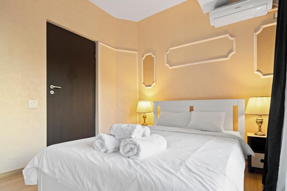 Bed, Bedroom, air conditioner