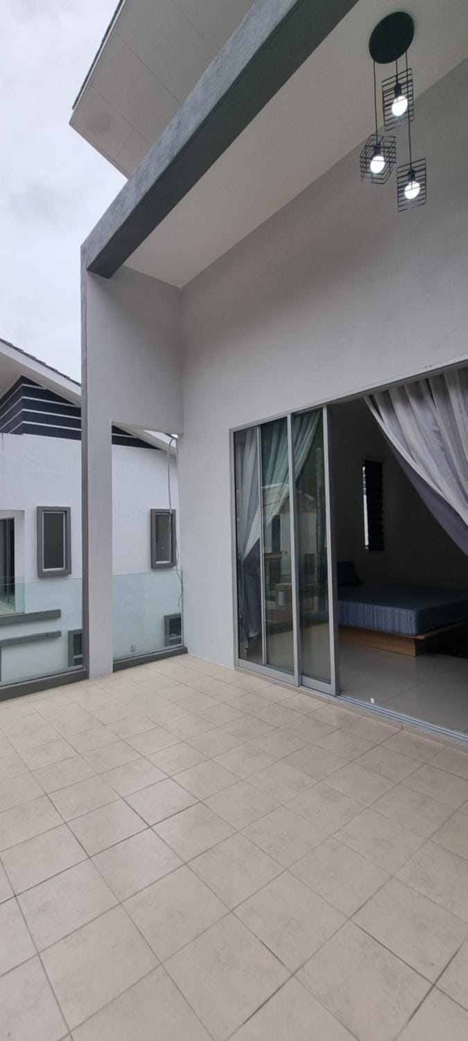Suria Aman Homestay Semi-D 5 Rooms 5 Bathrooms Vacation rental in Perak