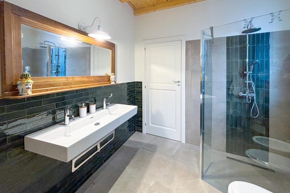 Shower, Bathroom, towels