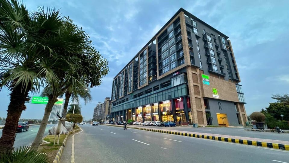 Property building, Street view, Location