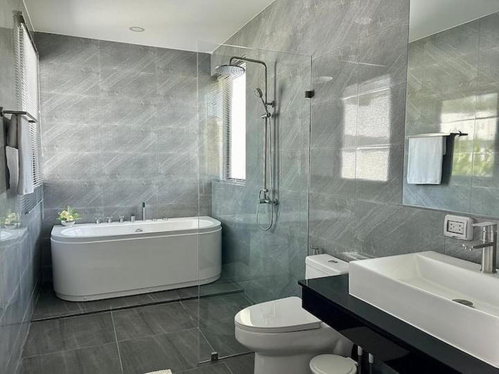 Bathroom, Bath