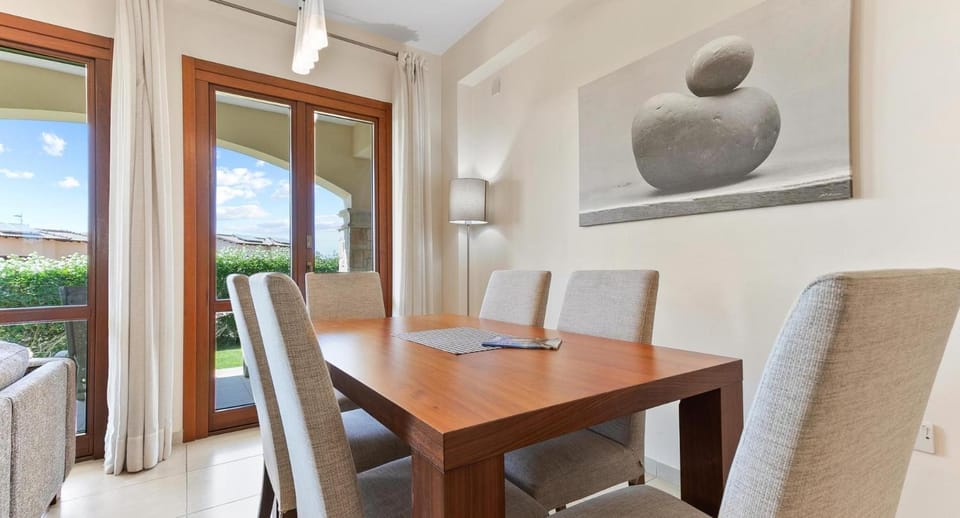 Other, Seating area, Dining area