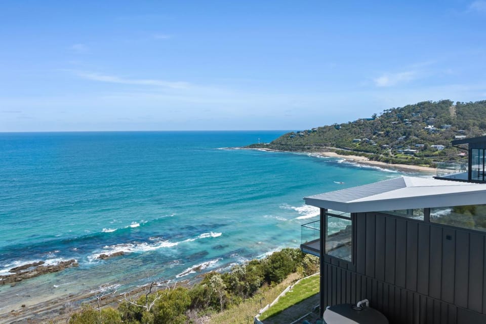 Mountain view, Sea view