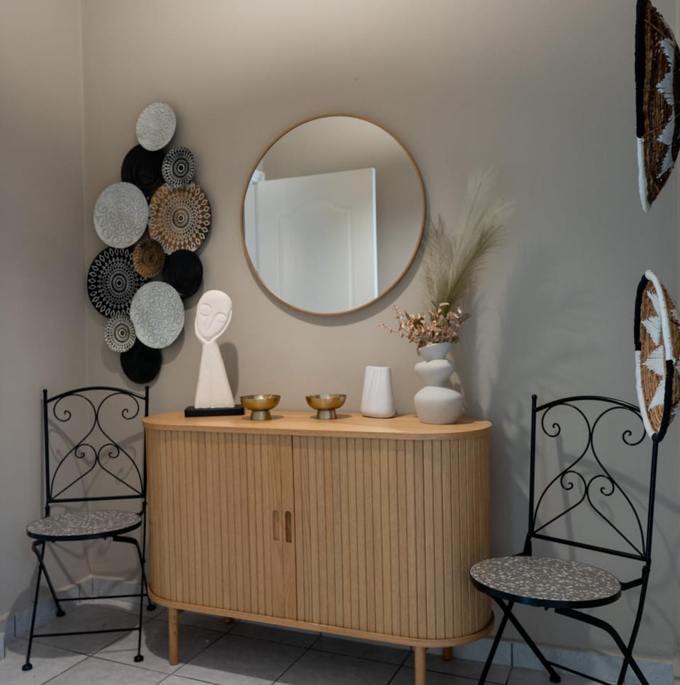 Decorative detail, Seating area