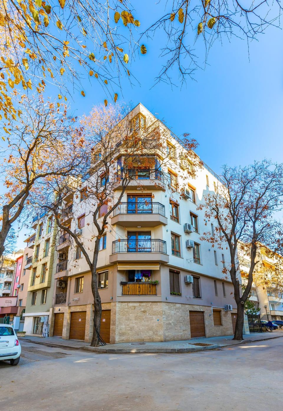 Property building, Street view