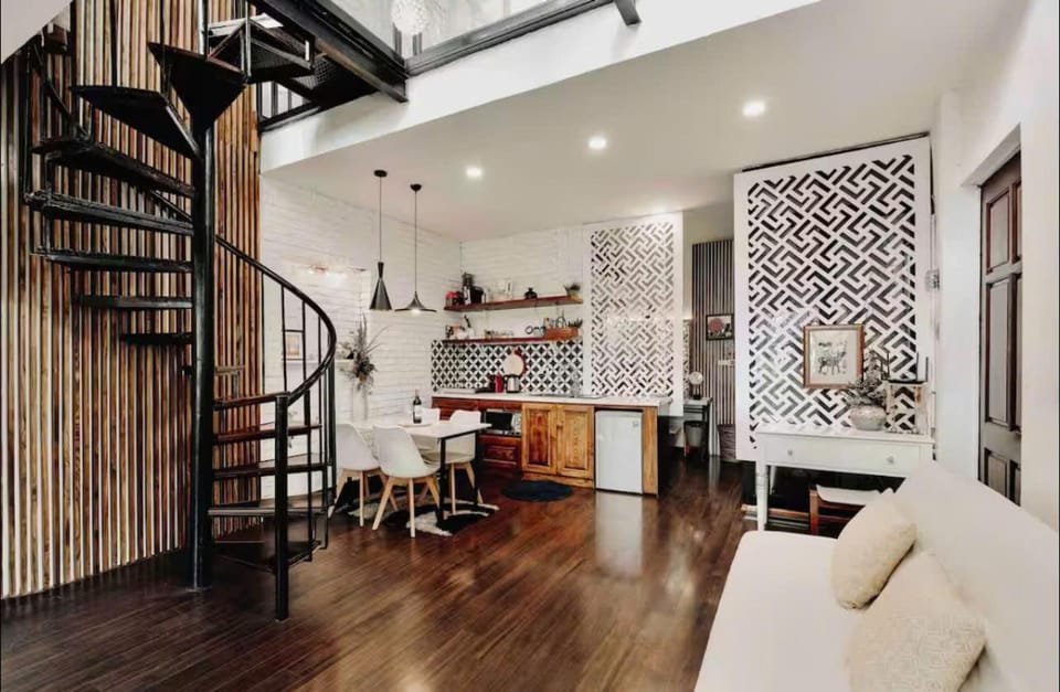 Kitchen or kitchenette, Seating area