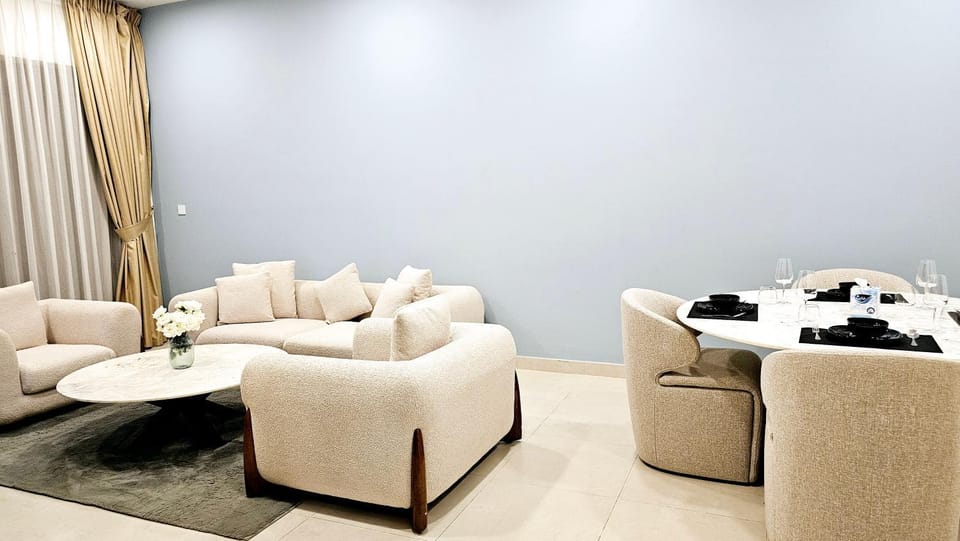 Elegant 2-Bedroom Apartment with Private Balconies & En-Suite Luxury in Meydan Avenue Apartment in Dubai