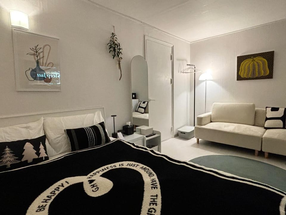Sillim Leo's House Bed and Breakfast in Seoul