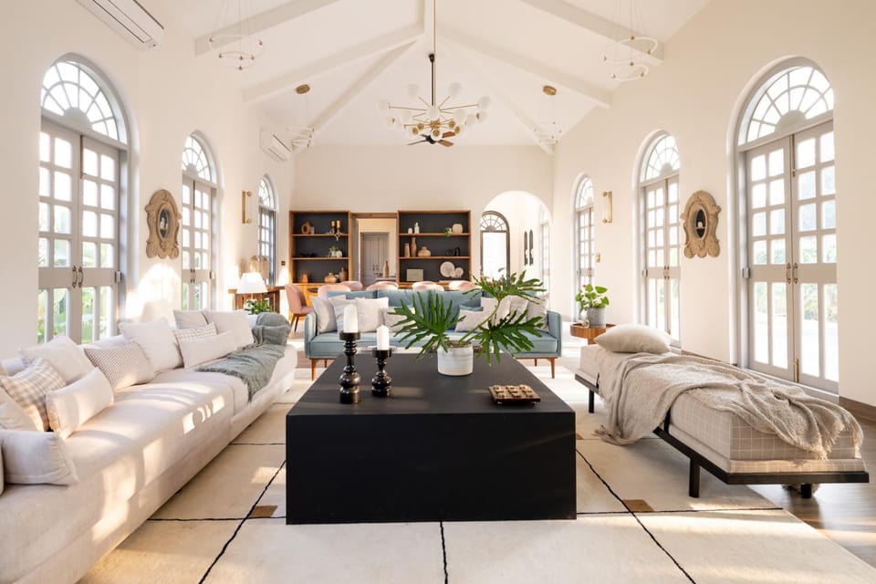 Living room, Seating area
