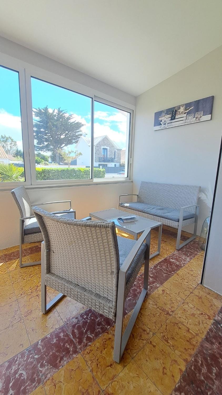 Living room, Seating area