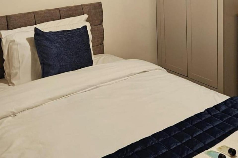 House - Sleeps 8 - Parking - Station Close House in Wolverhampton