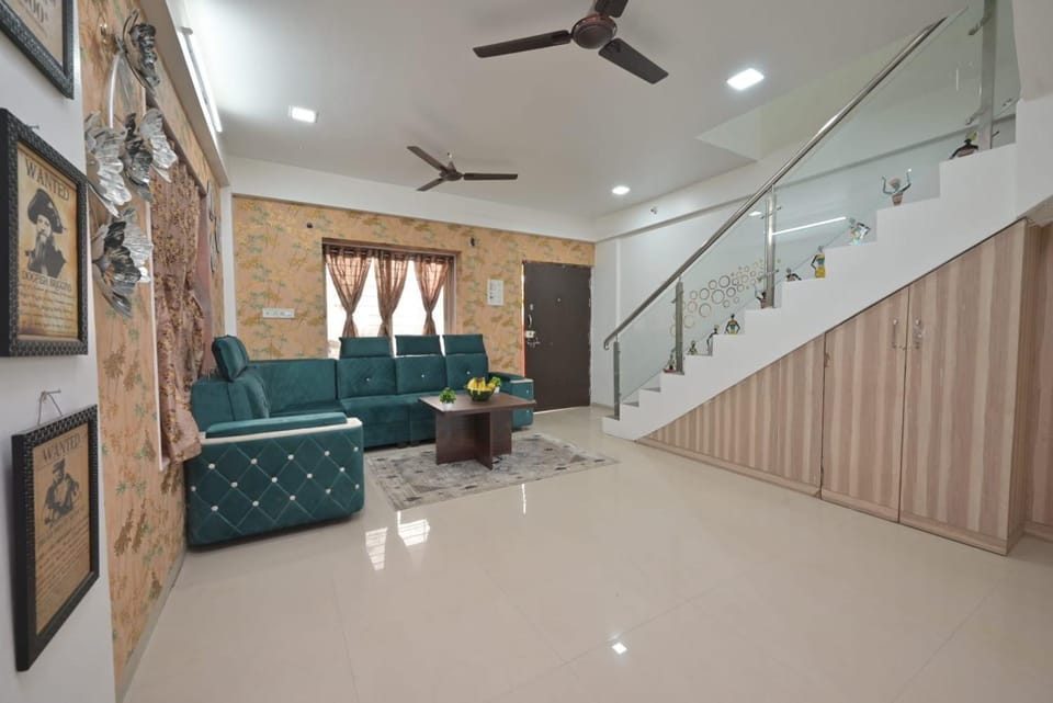 Living room, Seating area, fireplace