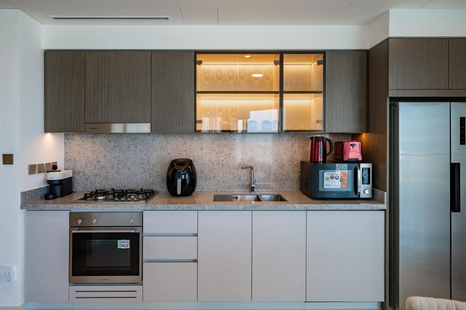 Coffee/tea facilities, Kitchen or kitchenette, dishwasher, oven, stove, toaster