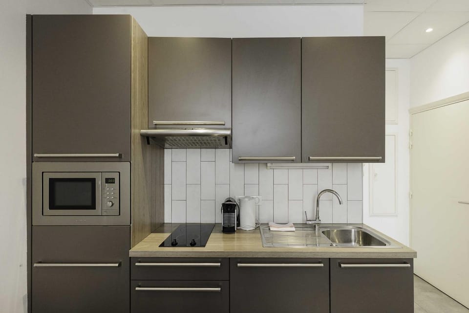 Kitchen or kitchenette