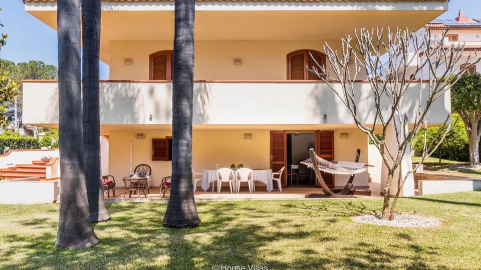 Property building, Patio, Garden, View (from property/room), Garden view