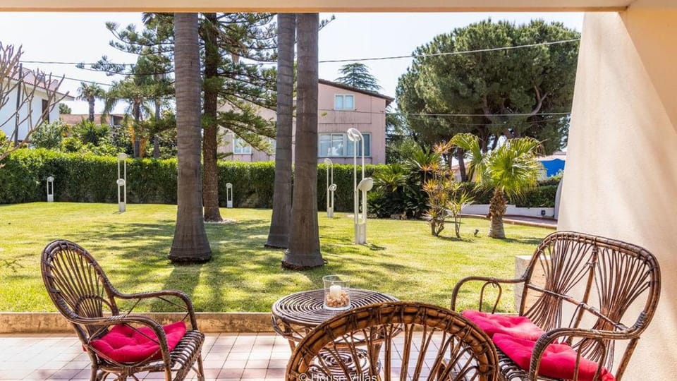 Patio, Day, Garden, Garden view
