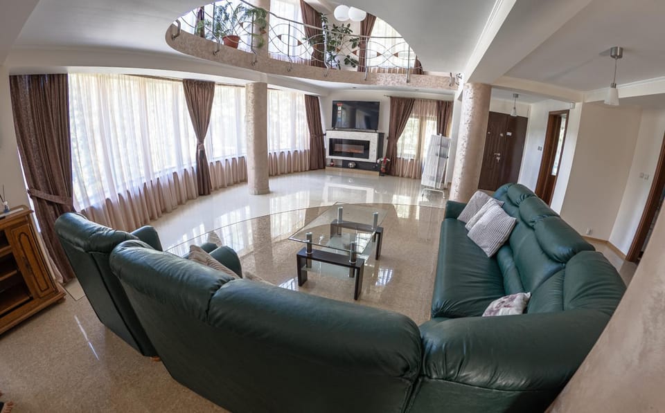 TV and multimedia, Living room, fireplace