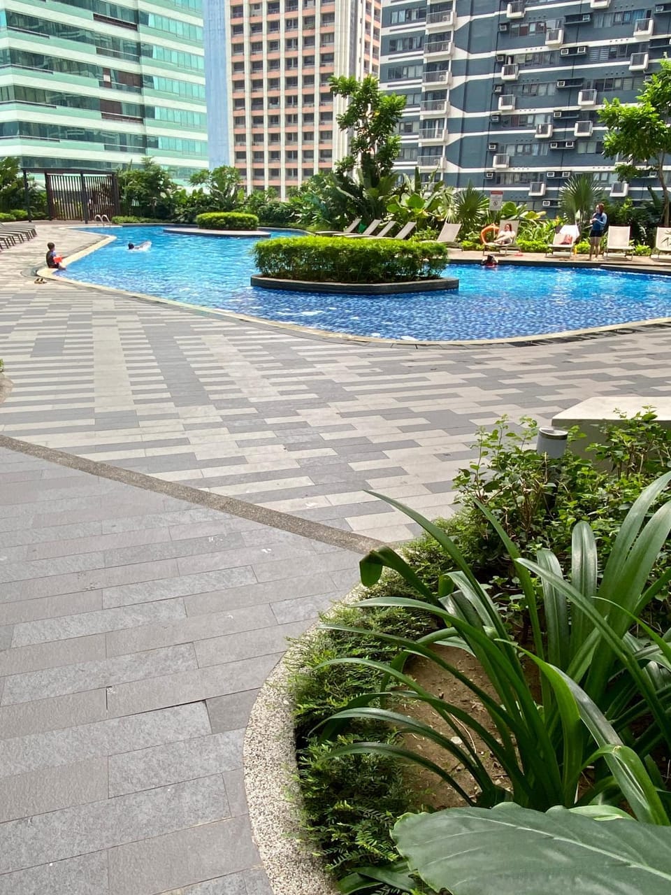 Property building, Day, Garden, Garden view, Pool view, Swimming pool, Swimming pool