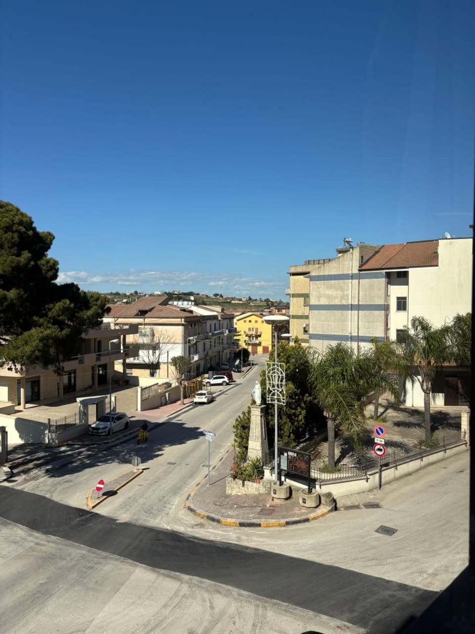 Neighbourhood, City view, Street view, Location