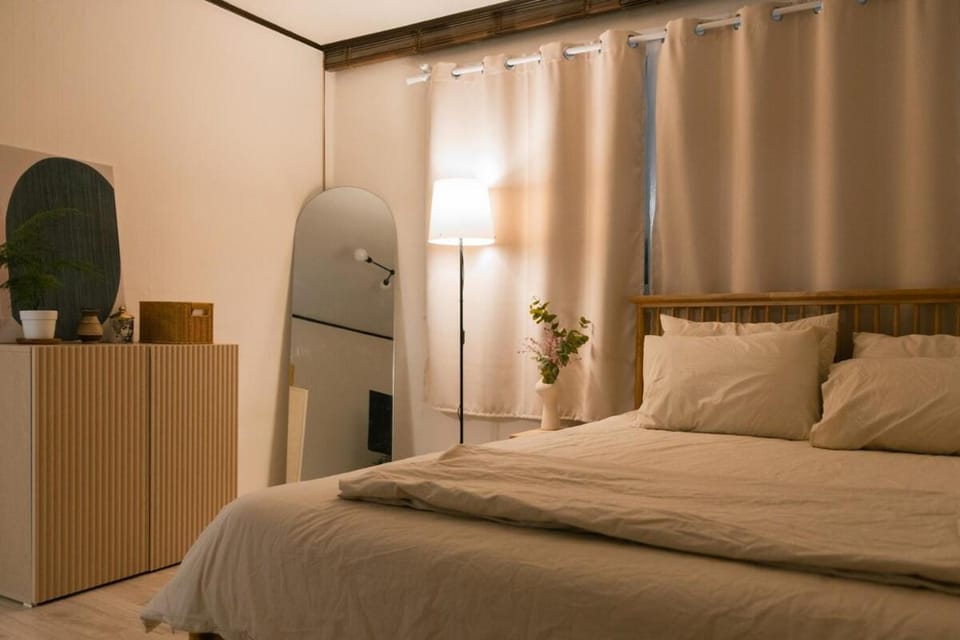 Sojin's Wood&Green House Apartment in Seoul