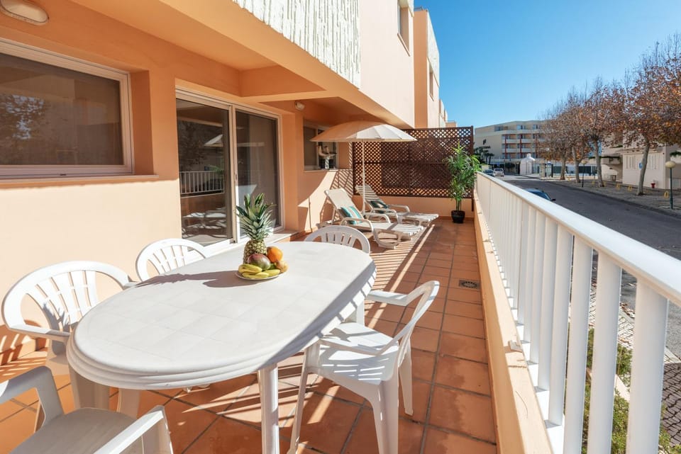 Property building, Patio, Day, View (from property/room), Balcony/Terrace, Dining area, Parking
