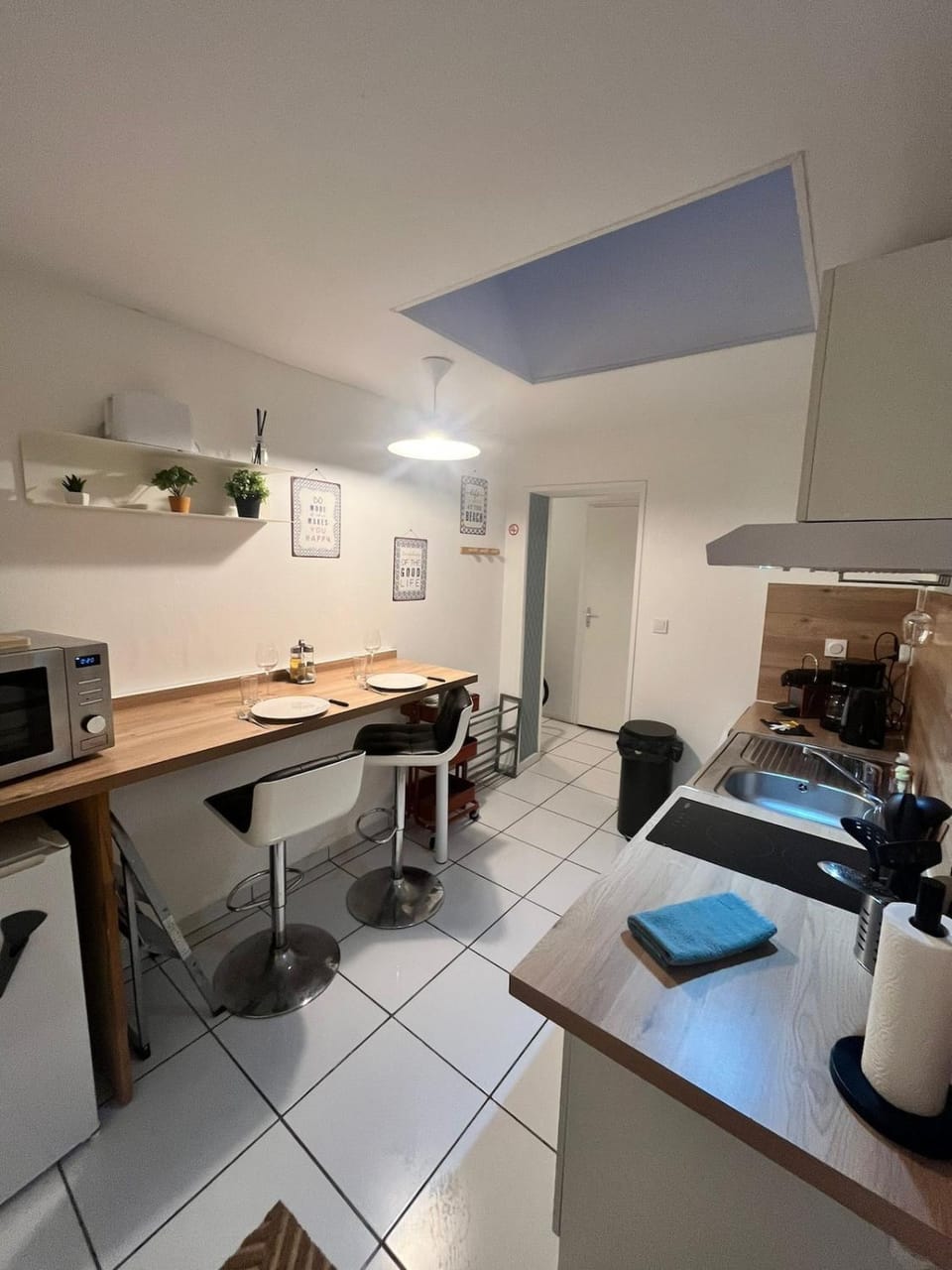 Kitchen or kitchenette, Dining area, pet friendly, stove, toaster