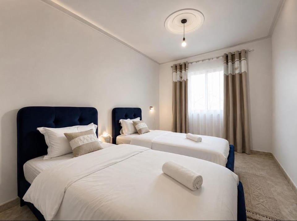 Magnifique maison famiiale moderne spacieuse de 150 m Avec de 3 chambres ,confortables et d un grand salon et terrasse, Idealement situee a 9 min du centre-ville elle se trouve à proximite de la route principale menant a l aeroport Berkane et Saidia House in Morocco