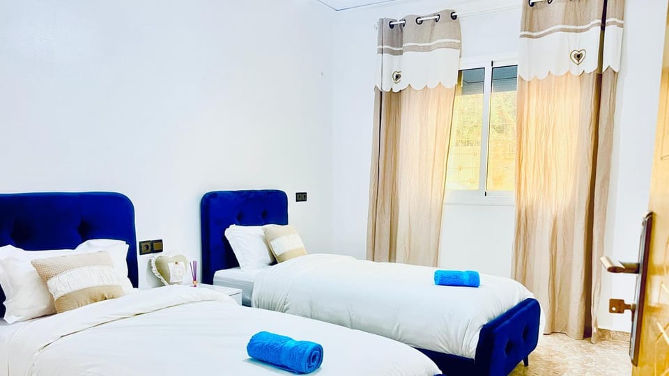 Magnifique maison famiiale moderne spacieuse de 150 m Avec de 3 chambres ,confortables et d un grand salon et terrasse, Idealement situee a 9 min du centre-ville elle se trouve à proximite de la route principale menant a l aeroport Berkane et Saidia House in Morocco