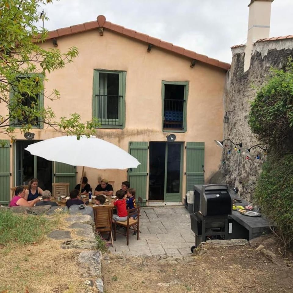 Property building, Patio, BBQ facilities, Garden, Garden view