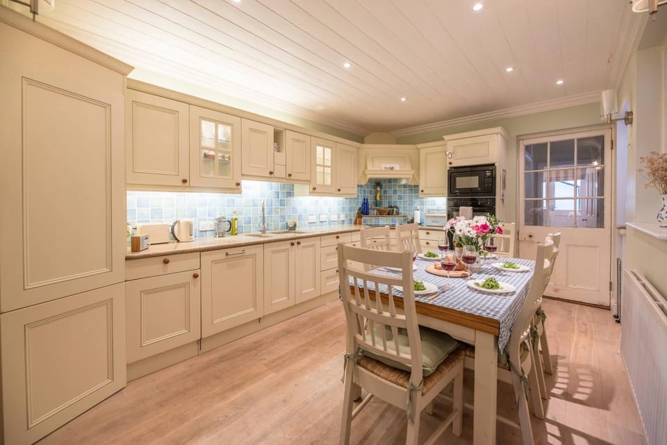 Sea Holly Cottage, Aldeburgh House in Aldeburgh