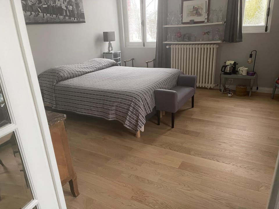 Chambre Joséphine Bed and Breakfast in Saint-Cloud