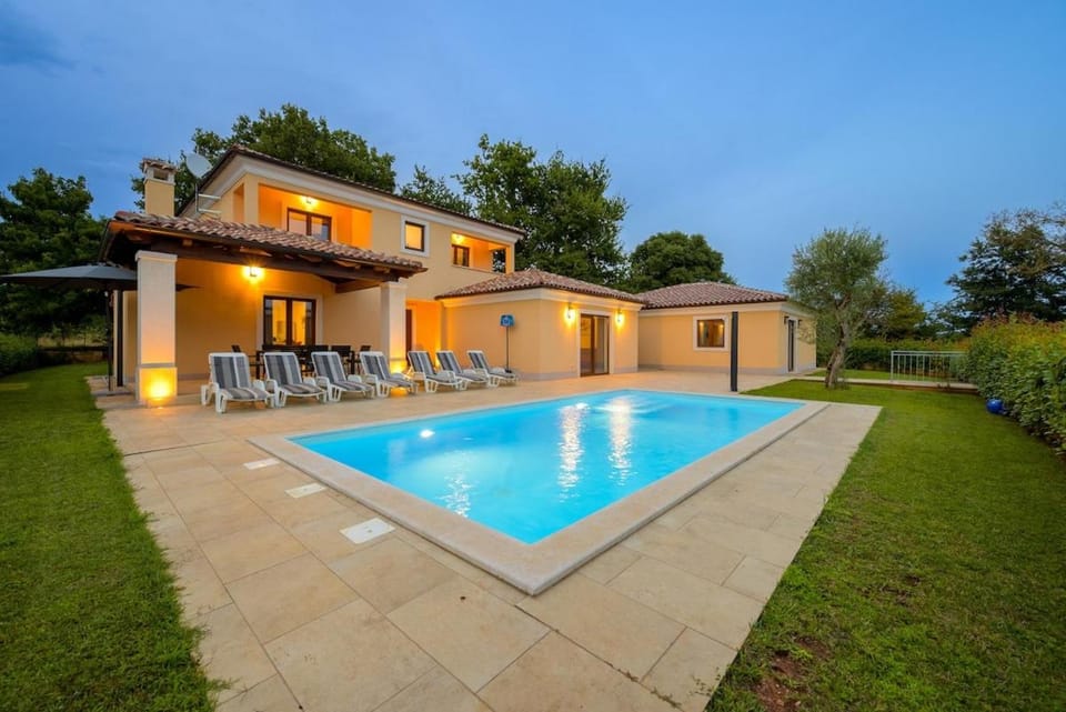 Villa RE by Istrialux Villa in Istria County