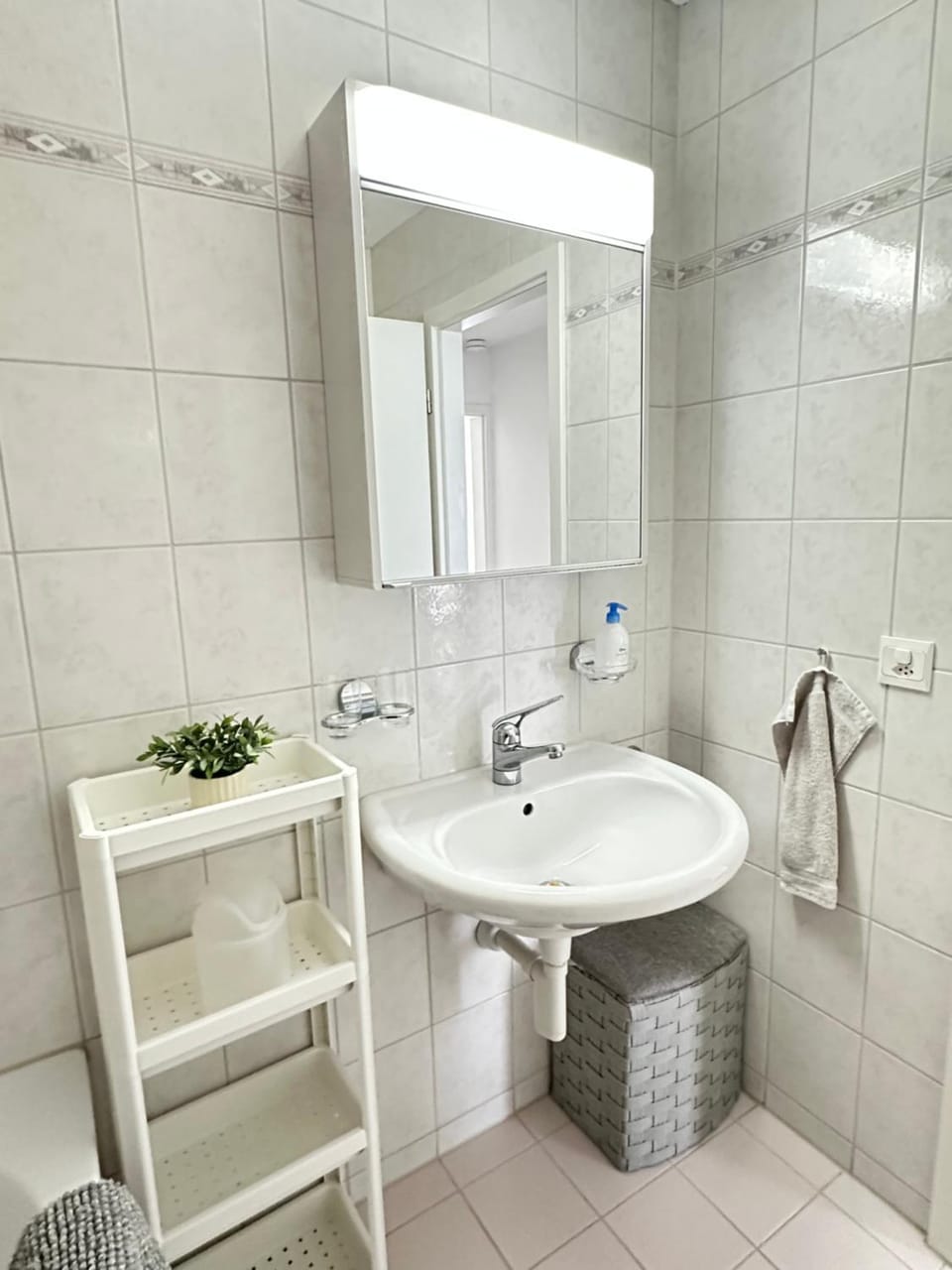 Toilet, Bathroom, towels