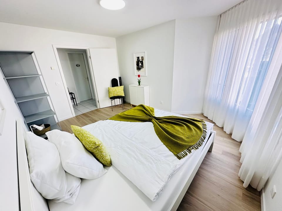 Bed, Photo of the whole room, Bedroom, wardrobe