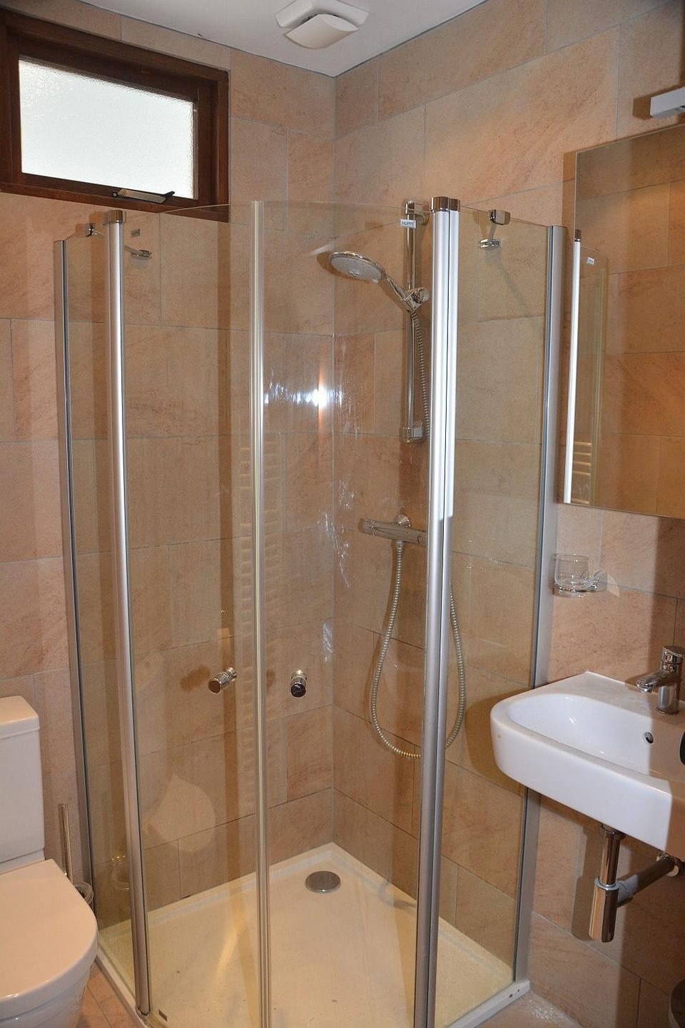 Guesthouse 70m2 with private garden and free parking Apartment in South Holland (province)