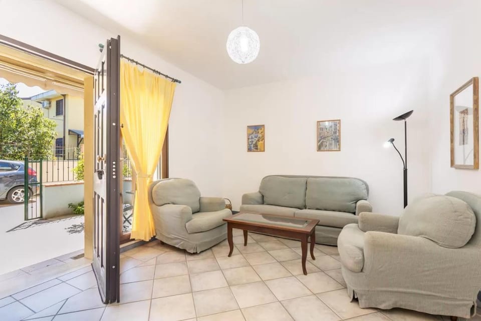 Living room, Seating area