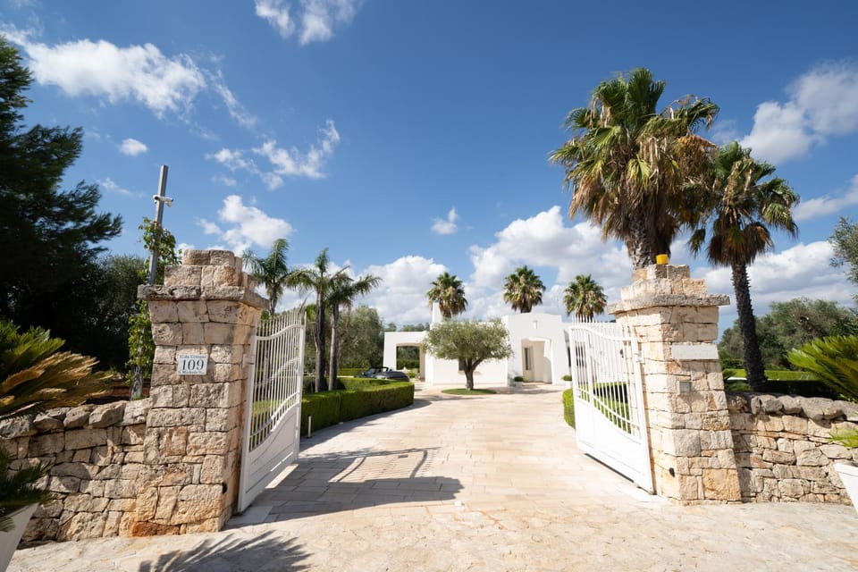 Villa Macchia Bianca Villa in Province of Taranto