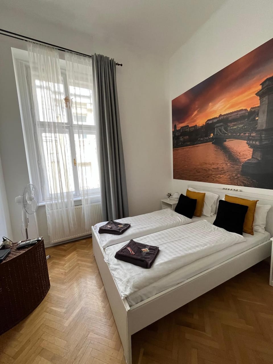 Bed, Photo of the whole room, Bedroom, towels