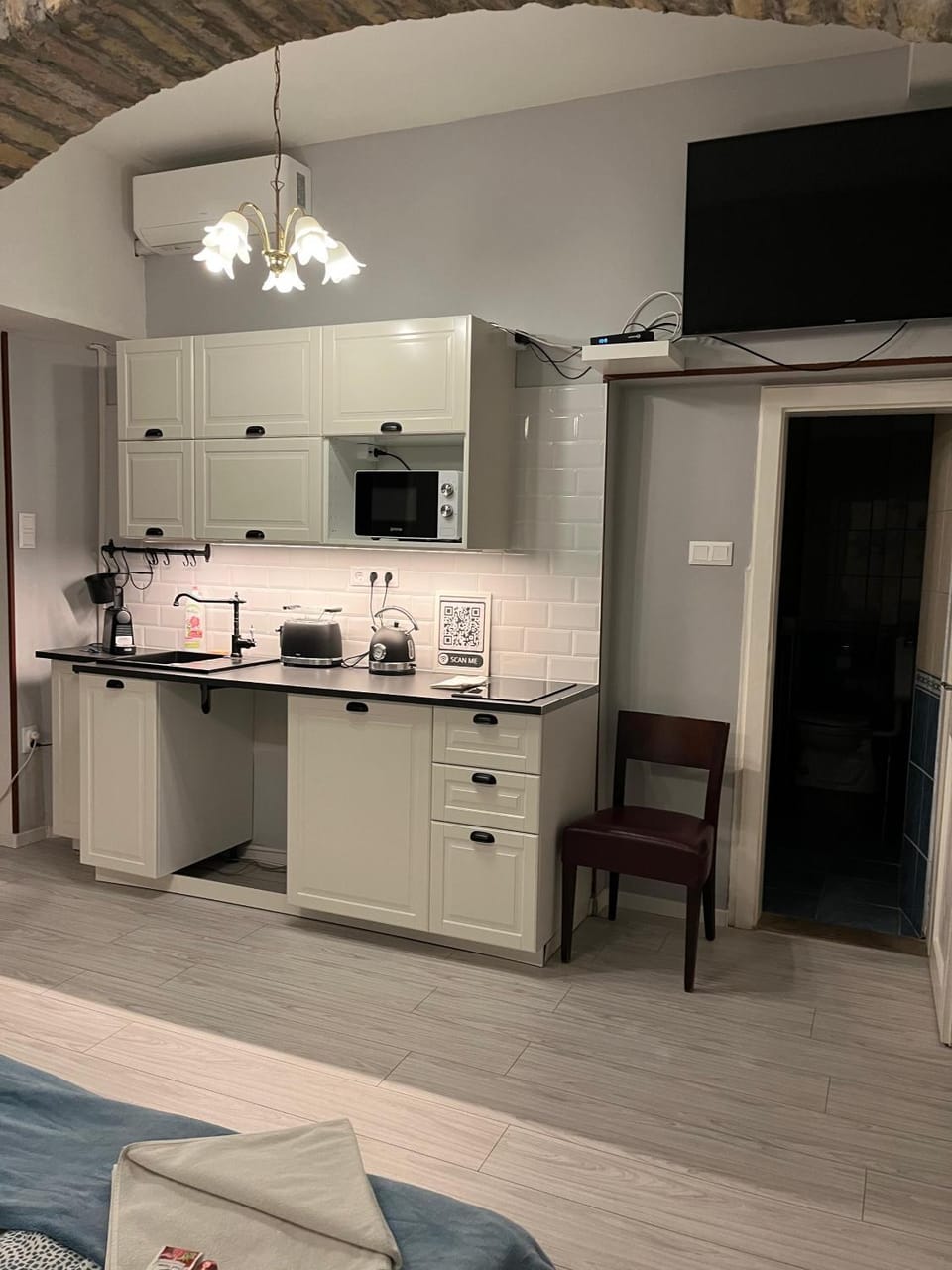 Kitchen or kitchenette, stove