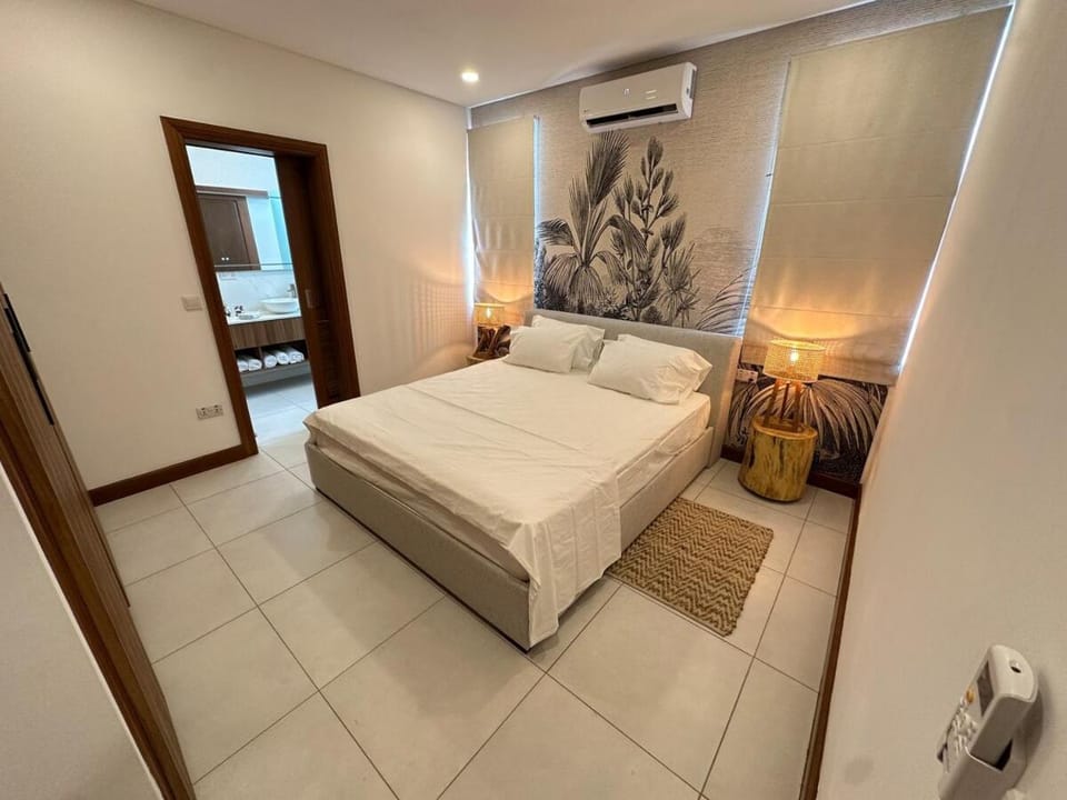 Bed, Photo of the whole room, Bedroom, air conditioner