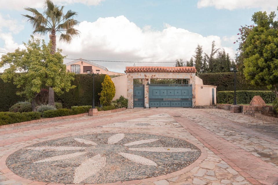 Facade/entrance, Garden