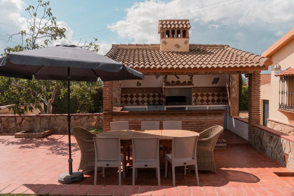 BBQ facilities, Dining area