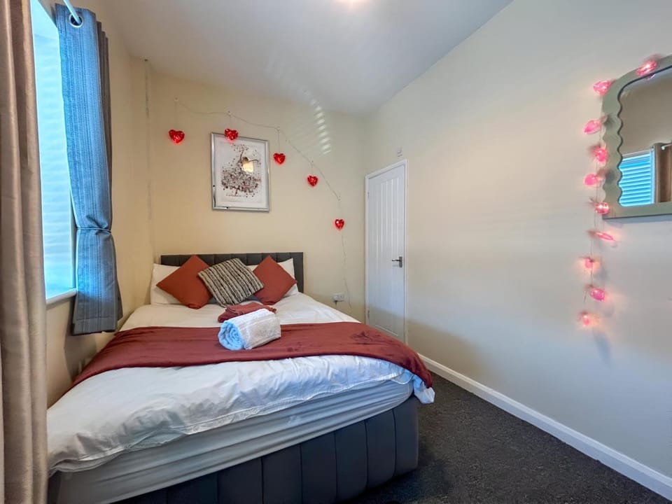 Sherry's 2 Bed Guest House Apartment in High Wycombe