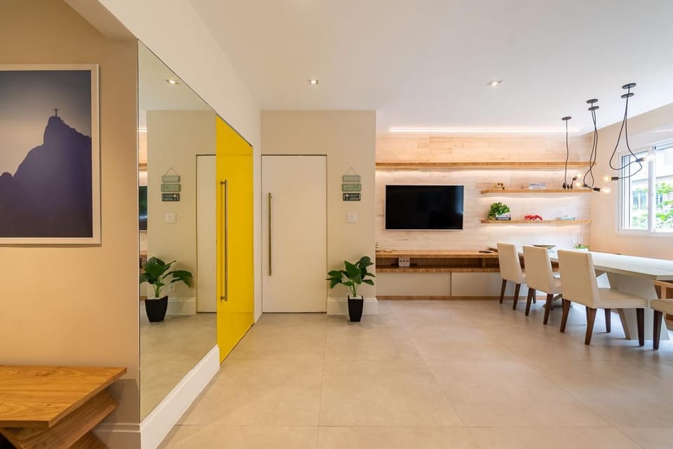 Leblon Elegance: a apenas 2 minutos da Praia Apartment in Rio de Janeiro